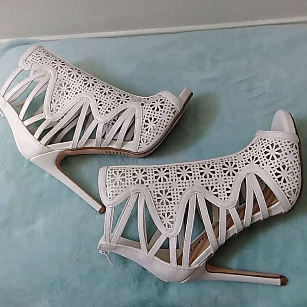 Cut Out Heeled Sandal
